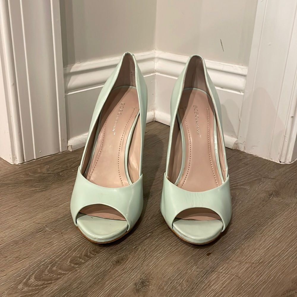 BCBG mint heels. Size 38.5. Heel lift 3.5 inches.